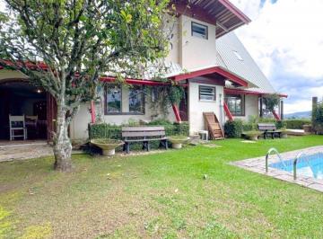 Casa · 450m² · 5 Quartos · 6 Vagas · casa Campos do Jordão