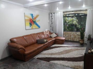 Casa · 252m² · 3 Quartos · 5 Vagas · Sobrado frontal no Jardim Nordeste conta com 4 dormitórios e 5 vagas de garagem