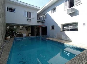Casa · 531m² · 5 Quartos · 5 Vagas · Sobrado à venda na Mooca - 5 quartos, 5 suítes, 8 banheiros, 5 vagas de garagem, piscina.