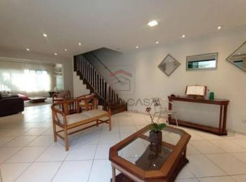 Casa · 531m² · 5 Quartos · 5 Vagas · Sobrado à venda na Mooca - 5 quartos, 5 suítes, 8 banheiros, 5 vagas de garagem, piscina.