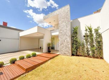 Casa · 225m² · 3 Quartos · 2 Vagas · CASA TÉRREA COM PISCINA NA VILA INDUSTRIAL - TOLEDO / PR