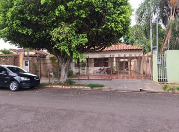Casa · 204m² · 4 Quartos · 4 Vagas · Casa Térrea no Bairro Monte Castelo
