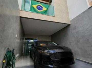 Casa · 162m² · 3 Quartos · 2 Vagas · CASA LINDA DE TRES QUARTOS