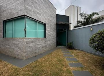 Casa · 270m² · 4 Quartos · 3 Vagas · Bela Casa à Venda no Bairro Granville I!