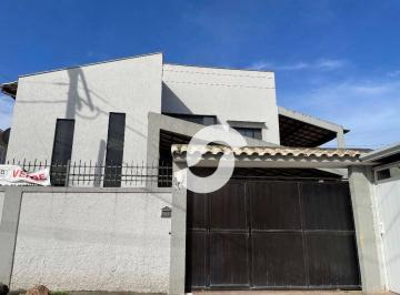 82a036077402c5bdeb2c248283602a3c87790864 · casa com 4 quartos em condominio