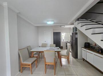 Casa · 80m² · 2 Quartos · 1 Vaga · Sobrado Geminado de 2 Suítes no Bairro Fazenda em Itajaí SC