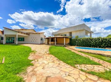 Casa de 4 quartos, Vicente Pires · Casa de 4 suítes, escritório, 2 salas, área de lazer !
