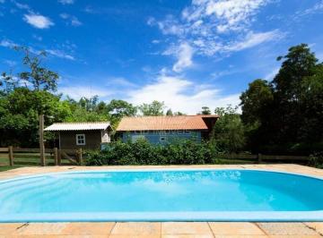 Rural · 5000m² · 2 Quartos · Chácara com casa de 2 suítes e piscina em Chapada dos Guimarães