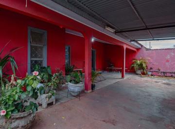 Casa · 205m² · 3 Quartos · 2 Vagas · Casa com 03 quartos no bairro Canelas