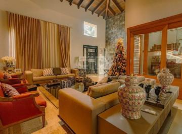 Casa · 495m² · 4 Quartos · 4 Vagas · Sobrado com 4 Suítes á Venda no Condomínio Florais dos Lagos