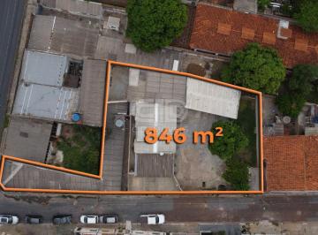 Casa · 334m² · 3 Quartos · 3 Vagas · Casa à venda com três quartos e salão comercial no bairro Poção