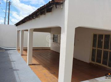 Casa · 170m² · 3 Quartos · 2 Vagas · Casa com 3 quartos para venda no CPA II próximo à Av. Brasil