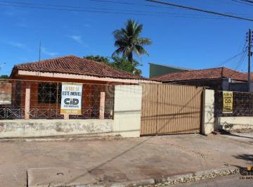 Casa · 178m² · 3 Quartos · 2 Vagas · Casa com 3 quartos para alugar próximo a Av. Fernando Corrêa da Costa