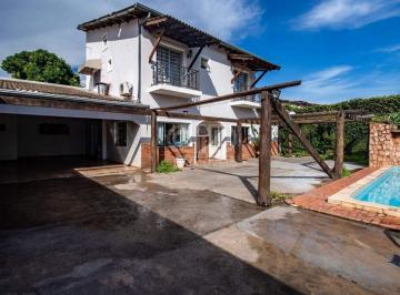 Casa · 937m² · 4 Quartos · 2 Vagas · Casa com 4 suítes e piscina no Jardim Califórnia 