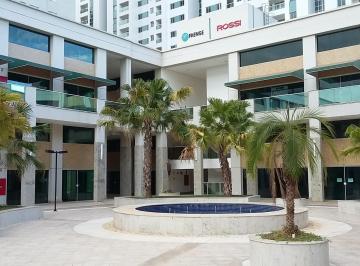 Comercial , Brasília · Loja térrea na praça de alimentação de Mall em Águas Claras