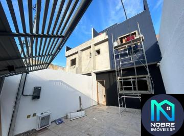 Foto 01 · Sobrado à venda em São Paulo-SP, Itaquera: 3 quartos, 2 suítes, 2 salas, 3 banheiros, 2 vagas, 116m²