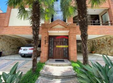 Casa · 550m² · 4 Quartos · 6 Vagas · Sobrado no Jardim França em condomínio fechado