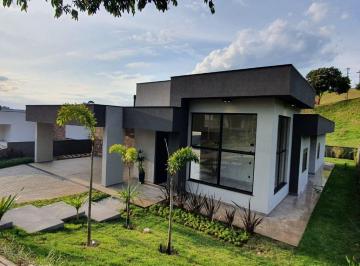 b2ded15853c7c4069798198f4fcc286dd6e612ee · Casa com 3 suítes à venda, 245 m² por R$ 1.800.000 - Condomínio Terras de Santa Cruz - Bragança Paul