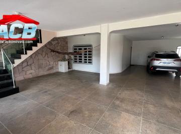 Casa de 5 quartos, Taguatinga · Sobrado Espaçoso e Sofisticado na QNE 13 – Taguatinga Norte