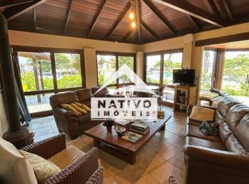 Casa · 350m² · 3 Quartos · Casa