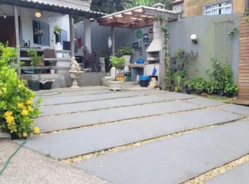 3 · Ótima casa com 2 quartos no bairro da Armação