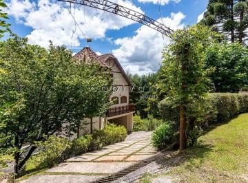 Casa · 233m² · 5 Quartos · 5 Vagas · Casa em condomínio fechado - Região Vila Sylvia , Campos do Jordão