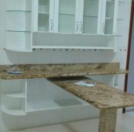 Casa · 233m² · 3 Quartos · 4 Vagas · Casa com 3 quartos à venda, bairro Presidente Roosevelt - Uberlândia/MG