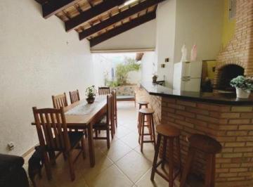 Casa · 241m² · 3 Quartos · 2 Vagas · Casa com 3 quartos à venda, bairro Cidade Jardim - Uberlândia/MG