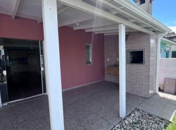 Casa · 90m² · 3 Quartos · 3 Vagas · Casa térrea com 3 dormitórios e pátio no Rio Vermelho