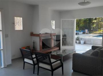 Área de Serviço · Casa térrea com 4 quartos à venda em Roseira - SP