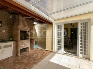 Casa · 240m² · 3 Quartos · 2 Vagas · Casa no Campo Belo, 240m2, 3 quartos, área gourmet e 2 vagas de garagem.