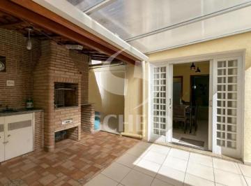 Casa · 240m² · 3 Quartos · 2 Vagas · Casa no Campo Belo, 240m2, 3 quartos, área gourmet e 2 vagas de garagem.