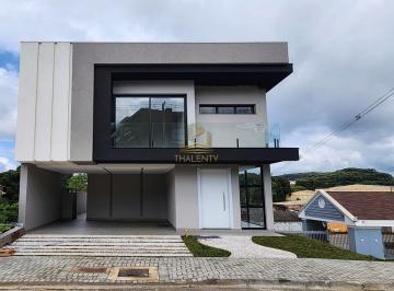 Casa · 293m² · 3 Quartos · 2 Vagas · Ampla e Confortável Casa com 3 Suítes em Condomíni