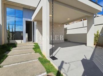 Foto 03 · Casa térrea à venda com 3 suites, piscina, 200m² de área construída, 440m2