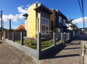 664643_i84g78_66464367647a974a682.jpg · Casa à venda com 2 suítes no Centro de Garopaba/SC
