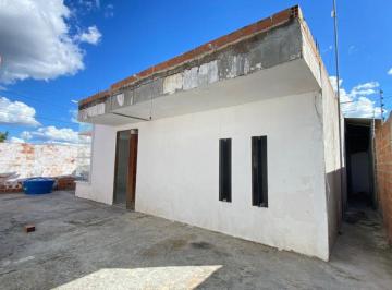 Imóvel localizado a menos de 300m da escola mun. Guiomar Pereira, as ruas no seu · Casa de esquina, solta, com 2 quartos, 140m² área total, no bairro Pedra Comprida