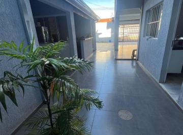 Foto 01 · Imperdível Casa à Venda em Indaiatuba-SP, Bairro Jardim Califórnia! 3 Quartos, 2 Suítes, 1 Sala, 2 B