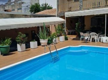 Casa · 200m² · 3 Quartos · 3 Vagas · EXCELENTE CASA/ 3 QUARTOS 1 SUÍTE/ ESCRITURADA/ CONDOMÍNIO FECHADO