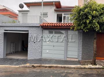 Casa · 200m² · 2 Quartos · 1 Vaga · Casa à venda na Vila Nivi de 200 m², toda reformada, com 2 dormitórios sendo 1 suíte e 1 vaga.