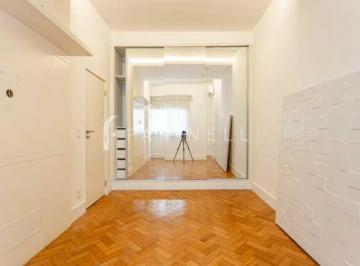 Apartamento · 61m² · 2 Quartos · Apartamento : Padrão / Residencial / Leblon