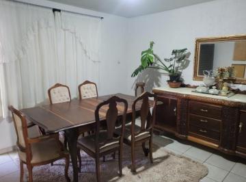 Casa · 340m² · 7 Quartos · 2 Vagas · Casa com 7 quartos à venda, bairro Tabajaras - Uberlândia/MG