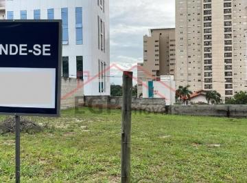 Foto 01 · Terreno medindo 408m², plano, em frente ao Objetivo Portal da Colina.