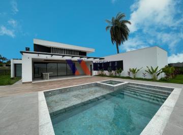 Casa · 311m² · 4 Quartos · 2 Vagas · Casa de alto padrão com 4 suítes à venda, condomínio Gran Royalle em Betim.