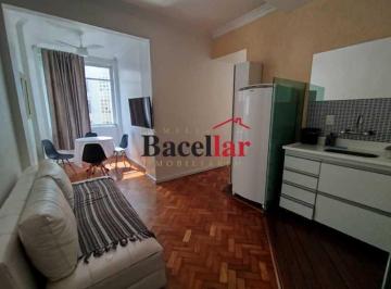 Apartamento · 83m² · 3 Quartos · Apartamento : Padrão / Residencial / Copacabana