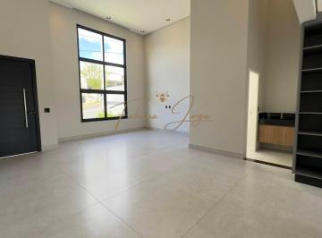 Casa · 168m² · 3 Quartos · 4 Vagas · Casa térrea á venda em Valinhos, no Vivenda das Pitangueiras!