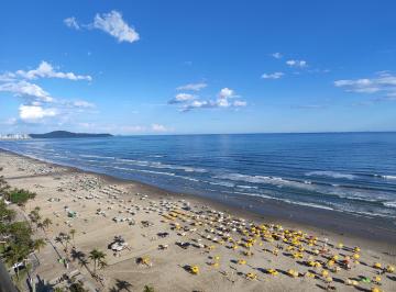 Apartamento de 2 quartos, Praia Grande · Excelente prédio frente mar, andar alto, 2 dorm. com vaga, vista permanente.