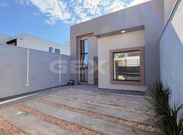 Casa · 100m² · 3 Quartos · 2 Vagas · Casa à venda no bairro Fabio Notini, 3 quartos sendo 1 suíte.