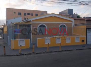 Casa de esquina em boa localização no Centro para Residência ou Comércio · Casa de esquina em boa localização no Centro para Residência ou Comércio