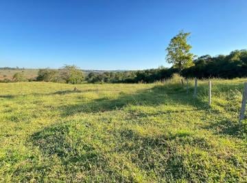 Rural de 3 quartos, Aragoiânia · Fazenda de 15,8 hectares em Aragoiânia-GO, 1km da GO-040, asfalto na porta