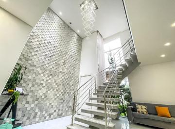 Casa · 310m² · 3 Quartos · 6 Vagas · SOBRADO COM 3 SUÍTES, PISCINA AQUECIDA E 6 VAGAS D
